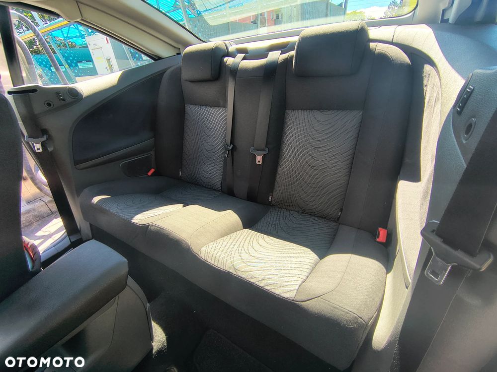 Ford Focus 1.6 Ambiente - 20