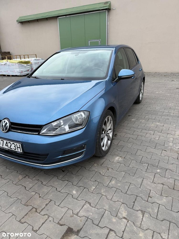 Volkswagen Golf - 1