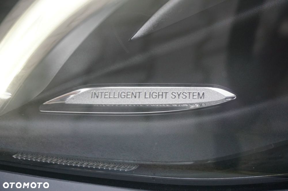 Mercedes-Benz GLA 200 7G-DCT AMG Line - 25