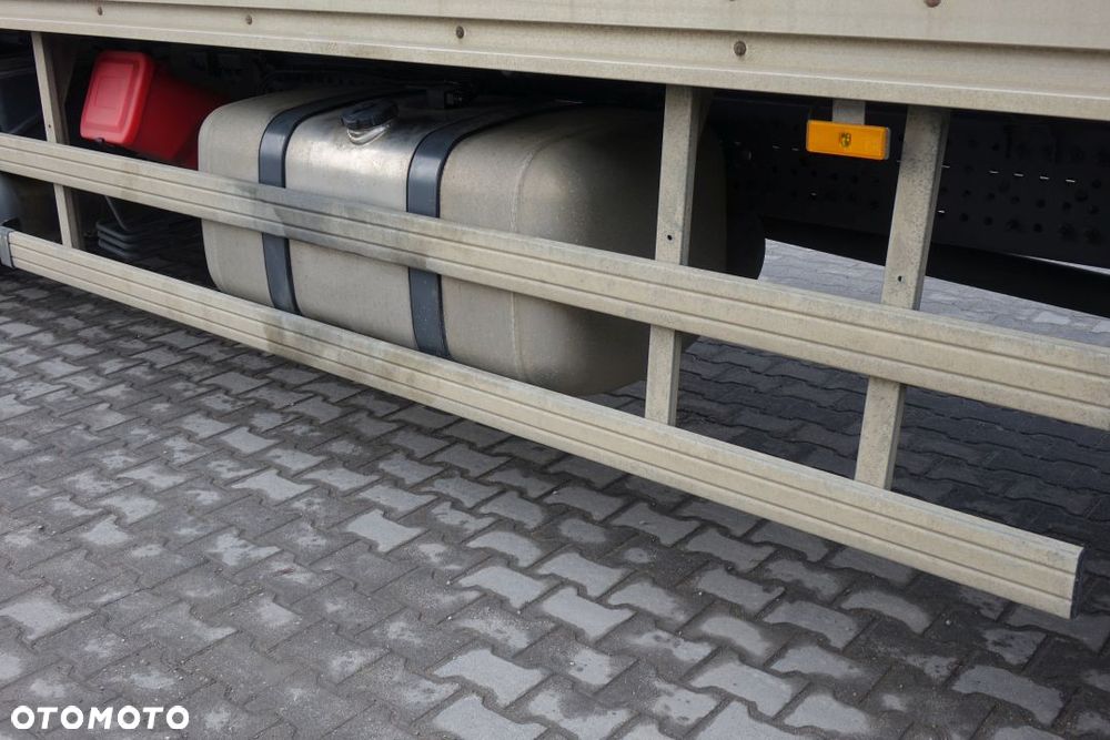 Mercedes-Benz ANTOS / 320 KM / 6x2 / FURGON / KONTENER / AUTOMAT / EURO 6 / OŚ PODNOSZONA - SKRĘTNA /  WINDA ZAŁADUNKOWA / - 22