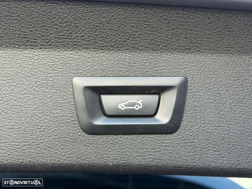 BMW X1 25 e xDrive Corporate Edition - 12