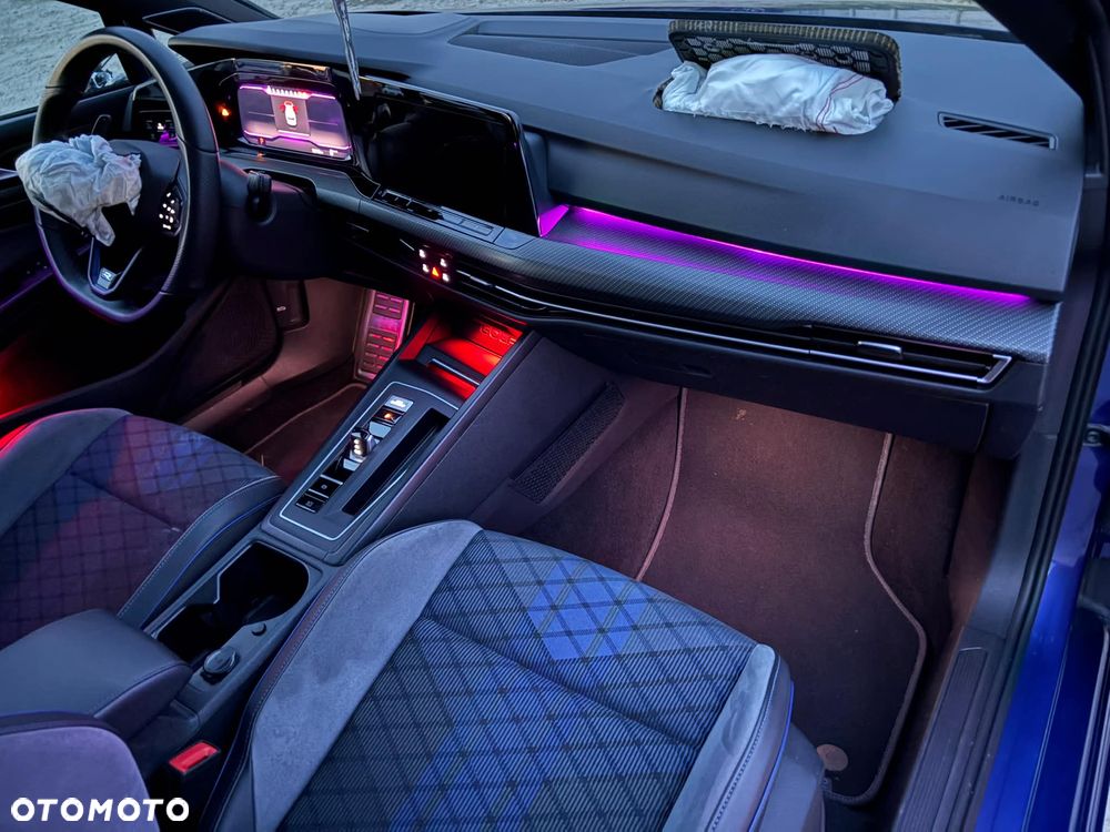 Volkswagen Golf - 8