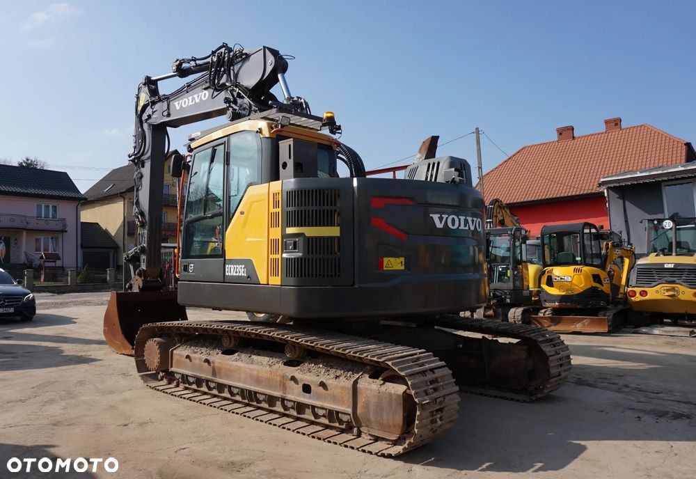 Volvo ECR 235 L - 9
