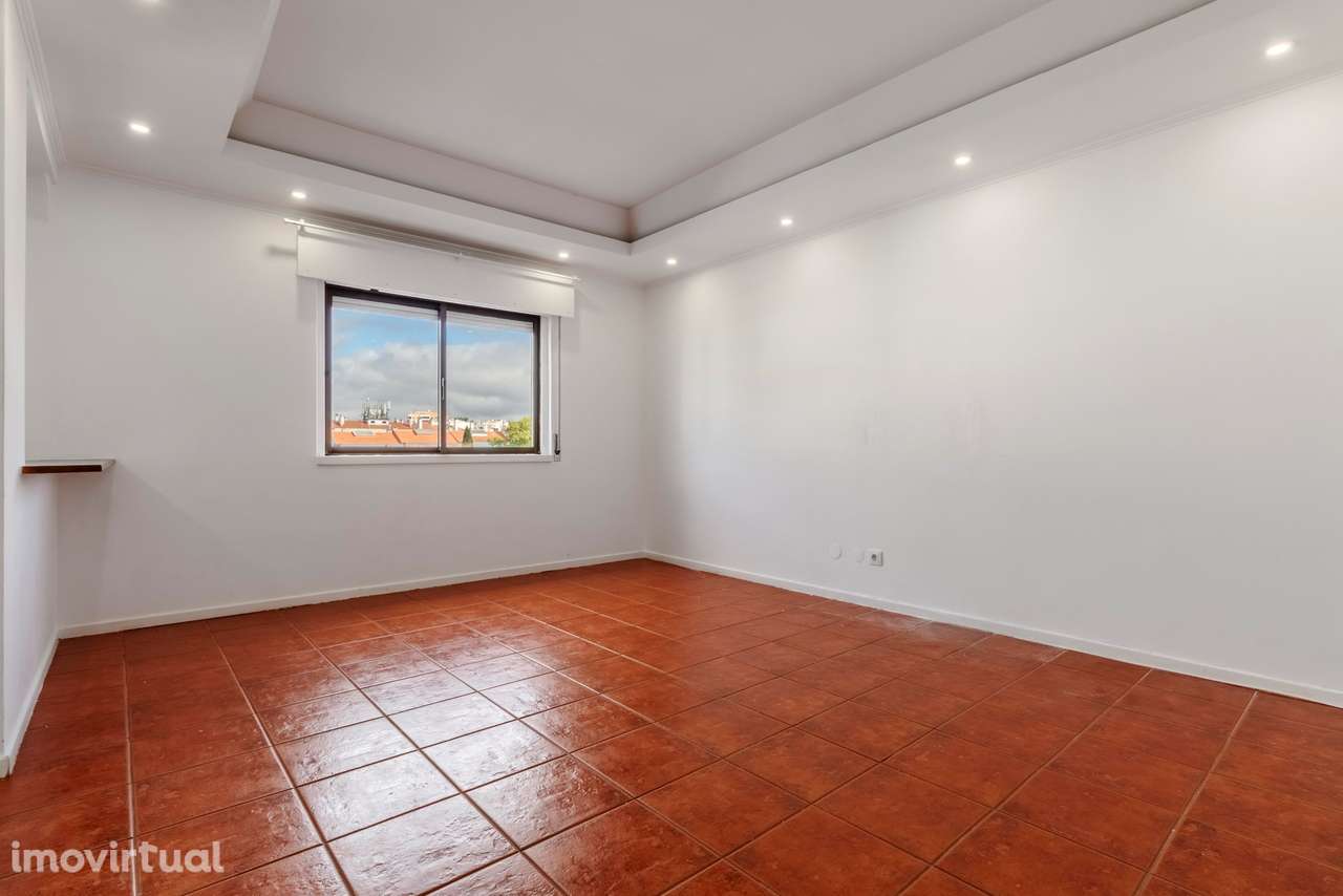Apartamento T2 c/ Varanda em Agualva, Sintra - Grande imagem: 5/35