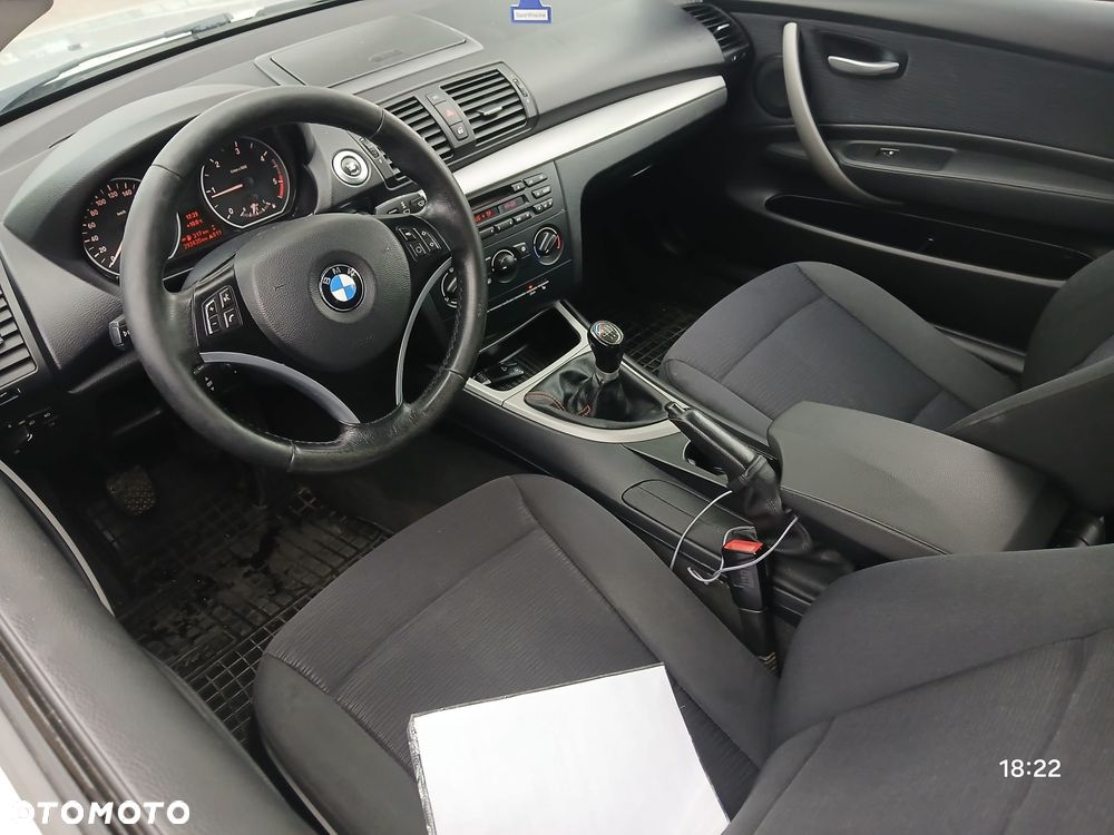 BMW Seria 1 118d DPF - 17