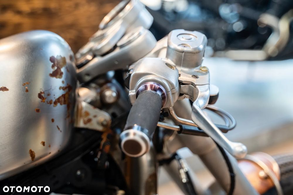 Harley-Davidson Sportster Roadster 1200R - 16