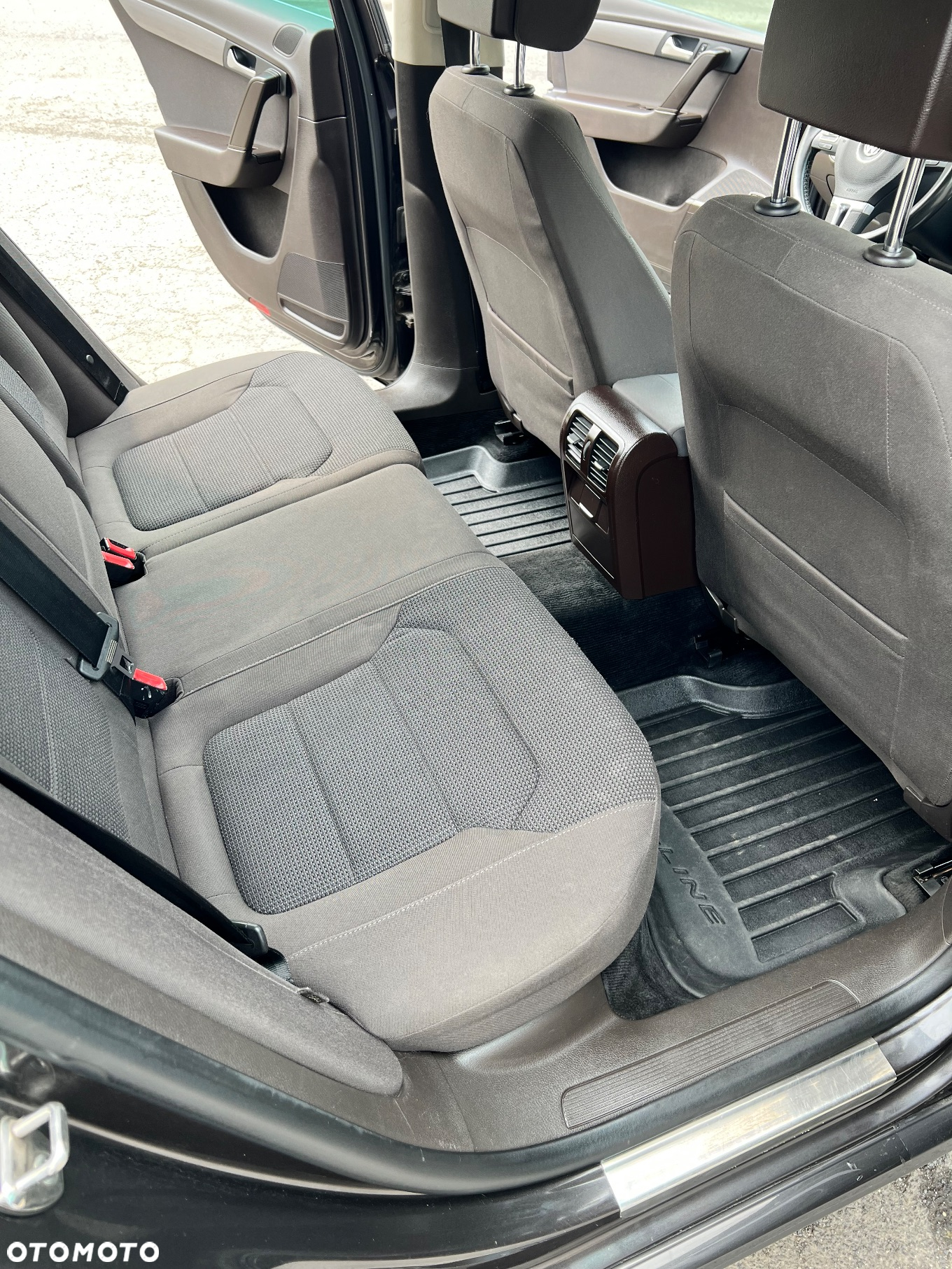 Volkswagen Passat - 24
