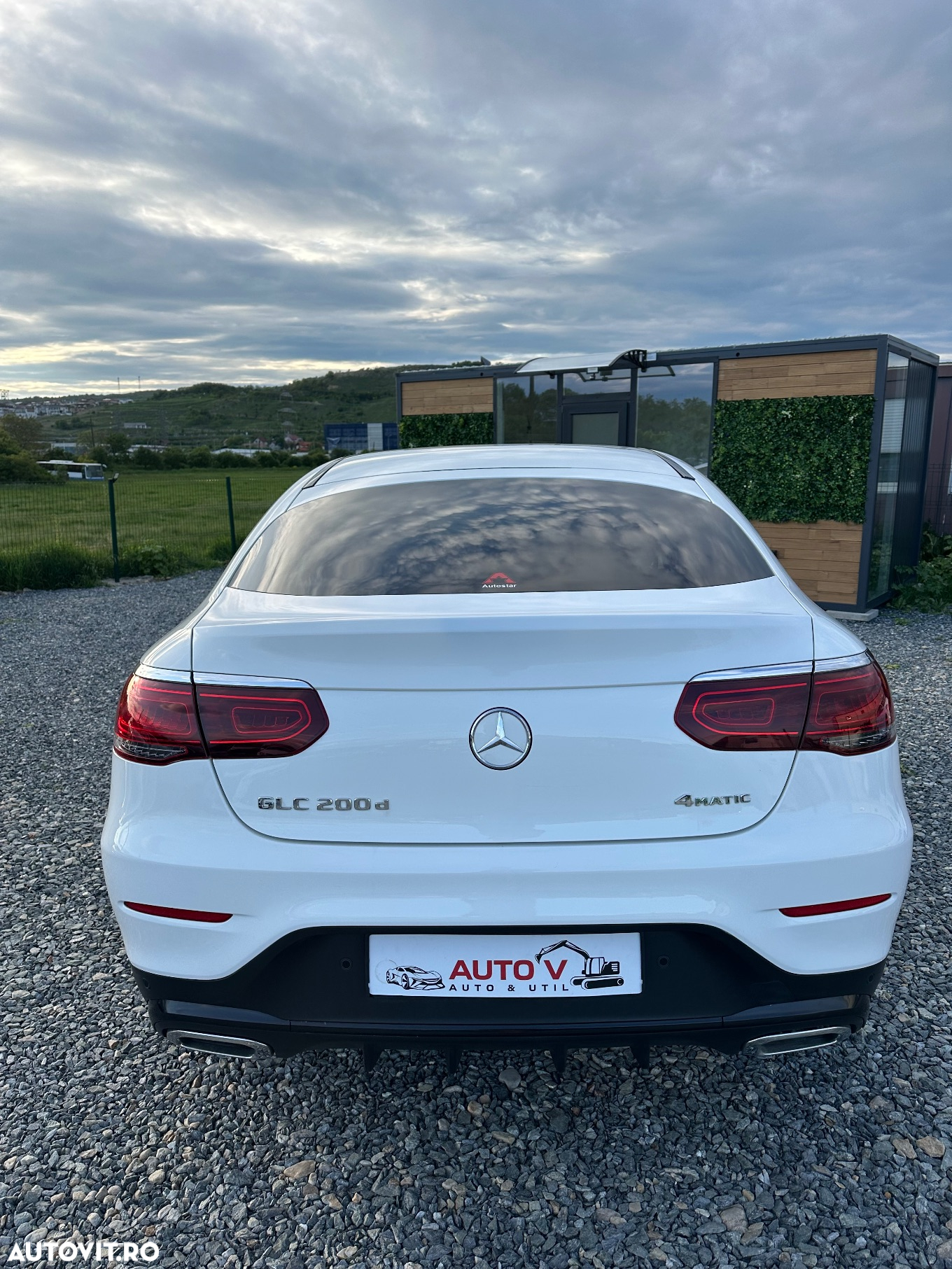 Mercedes-Benz GLC Coupe 200 d 4Matic 9G-TRONIC AMG Line Plus - 9