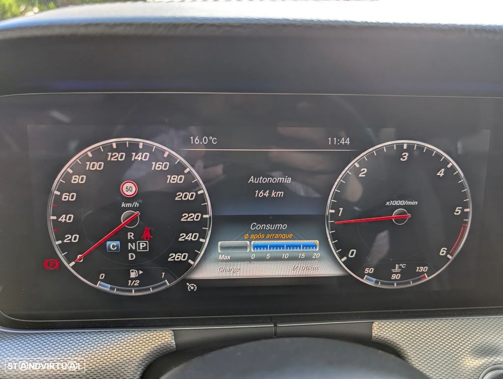 Mercedes-Benz E 300 d AMG - 18