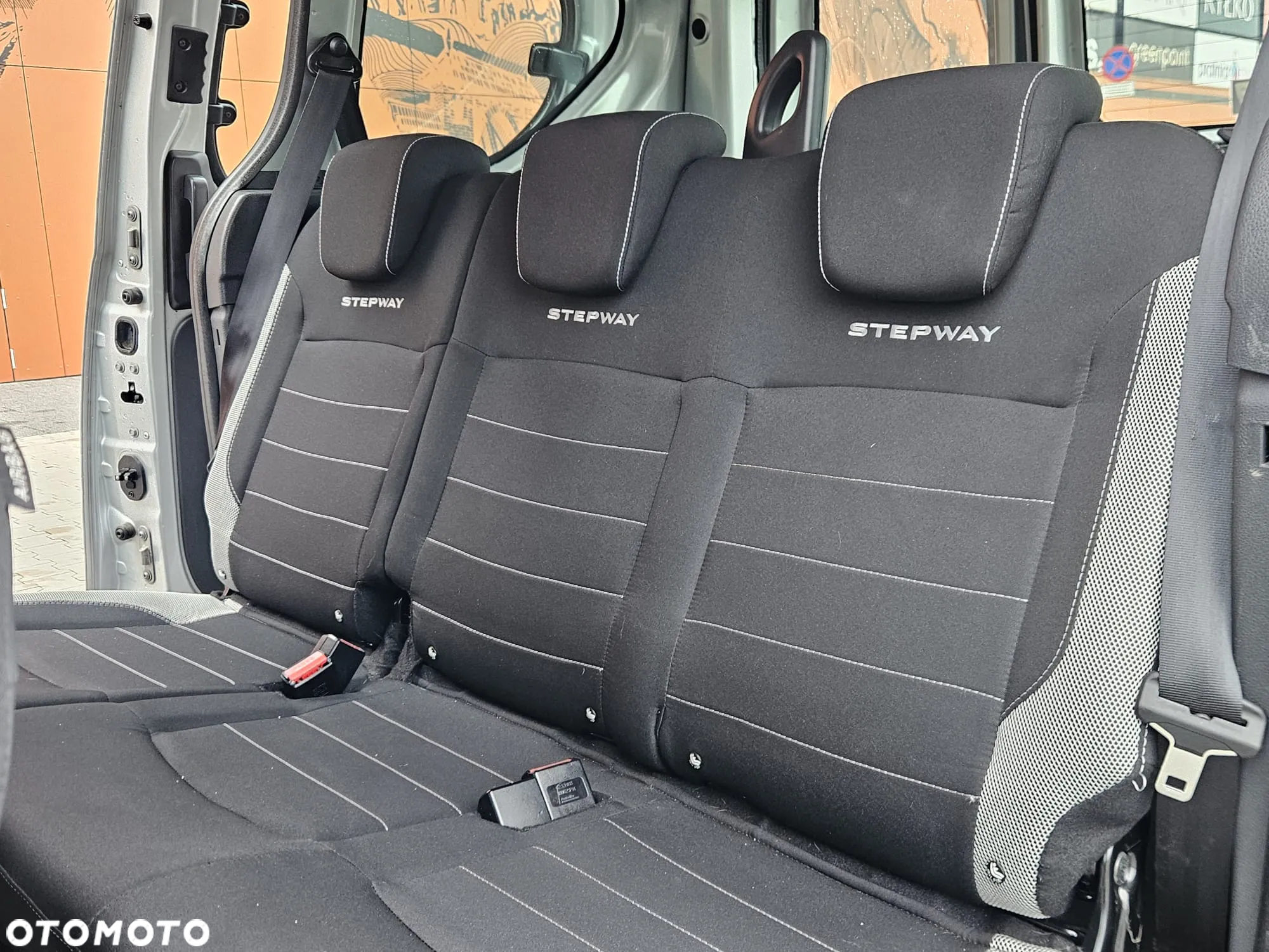 Dacia Dokker 1.6 SCe Stepway - 29