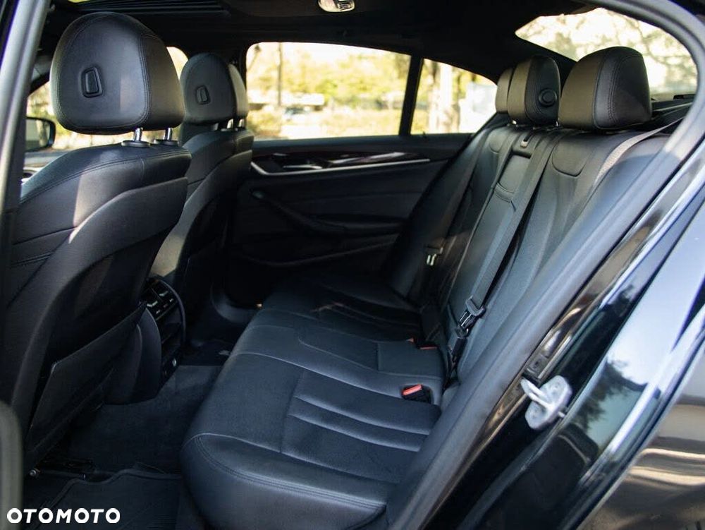 BMW Seria 5 530i xDrive Luxury Line sport - 27
