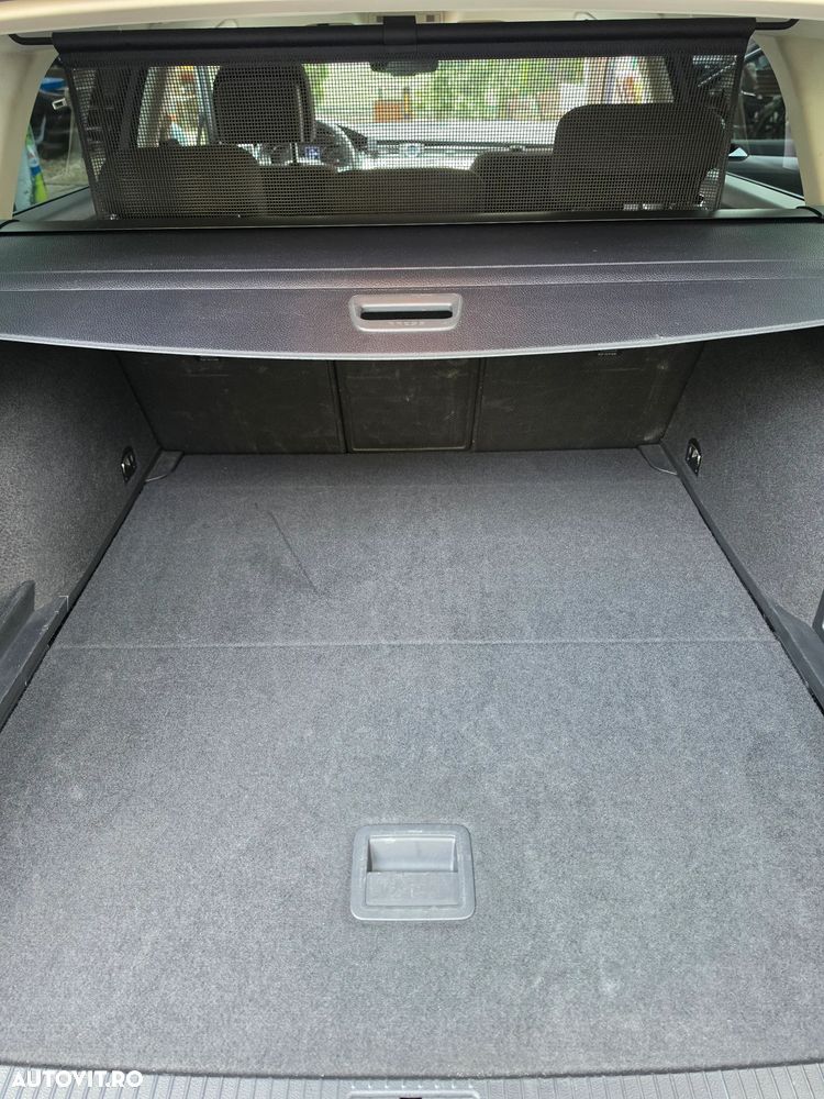 Volkswagen Passat 2.0 TDI DSG Comfortline - 13