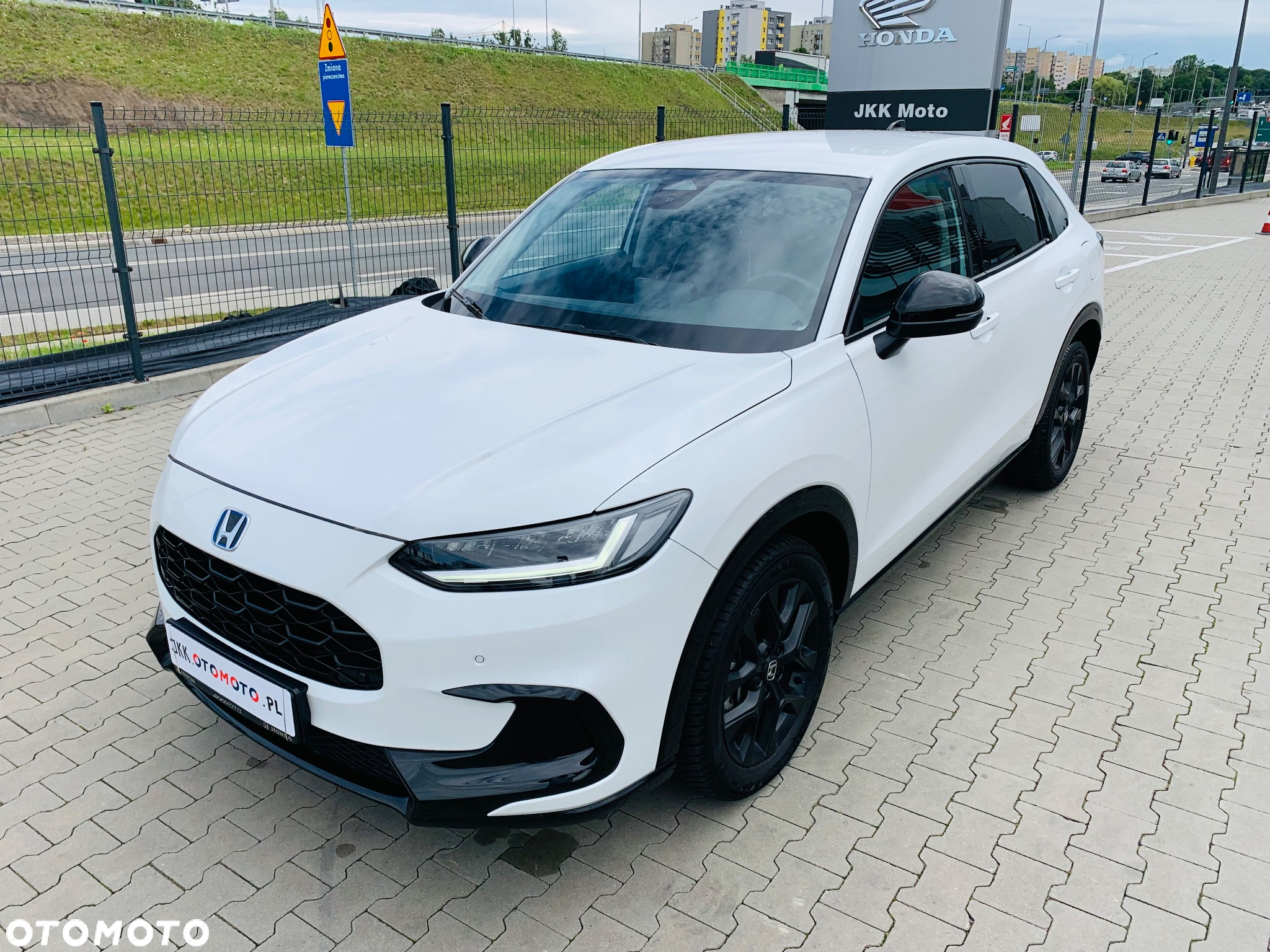Honda ZR-V 2.0 i-MMD HEV Sport BSI/CTM 2WD CVT - 17