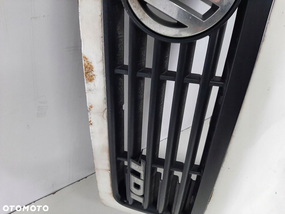 VW LT35 2.5TDI 2003R MASKA ATRAPA ZAWIASY KOD R902 2D1823033A - 12