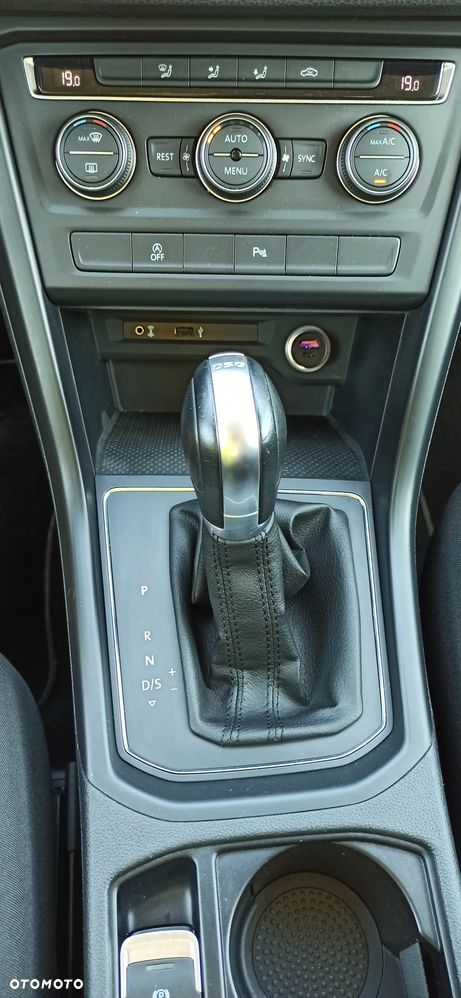 Volkswagen Touran - 16