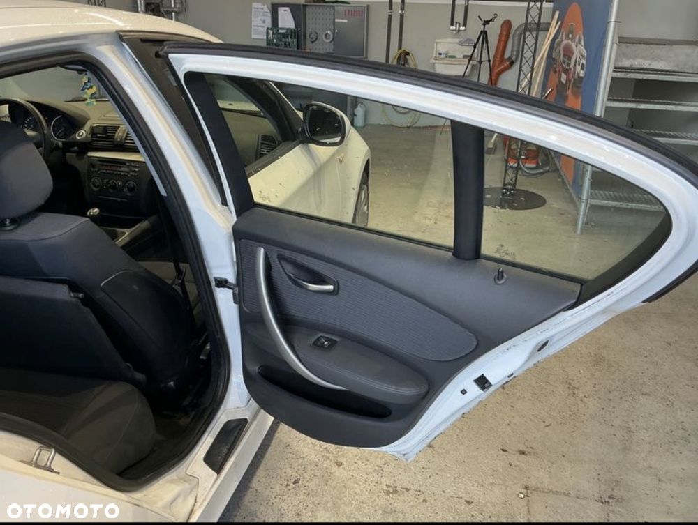 BMW Seria 1 116i - 12