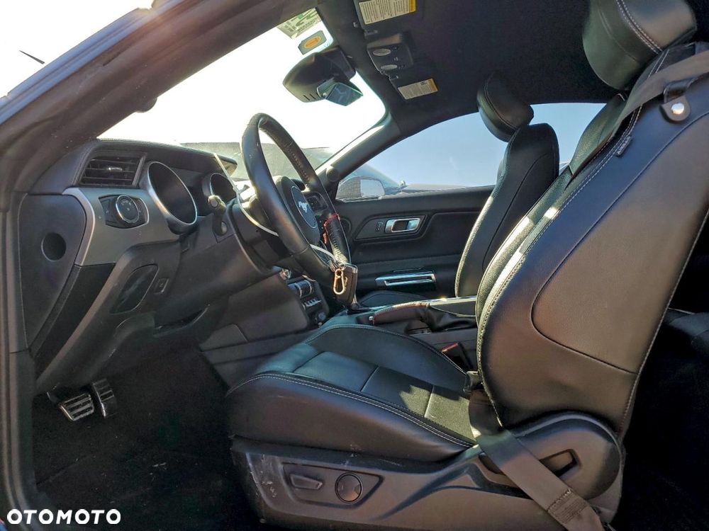 Ford Mustang - 7