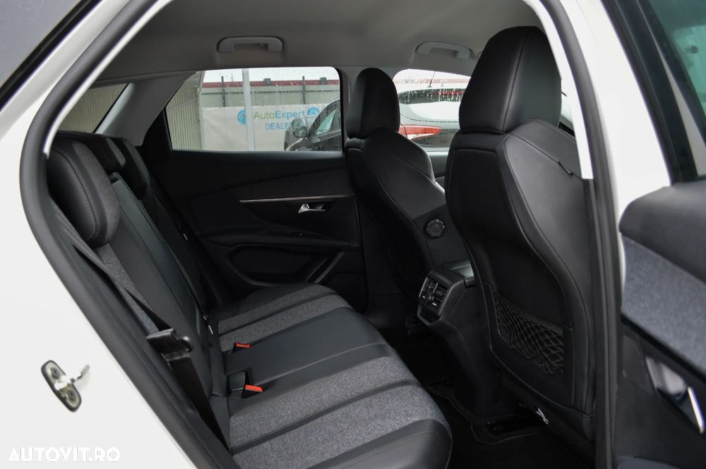 Peugeot 3008 BlueHDi 130 Stop & Start EAT8 Allure - 21