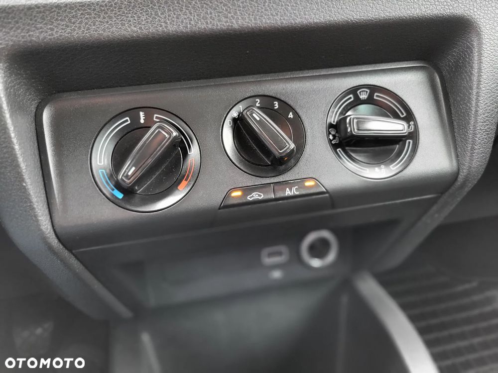 Skoda Fabia 1.0 Ambition - 14