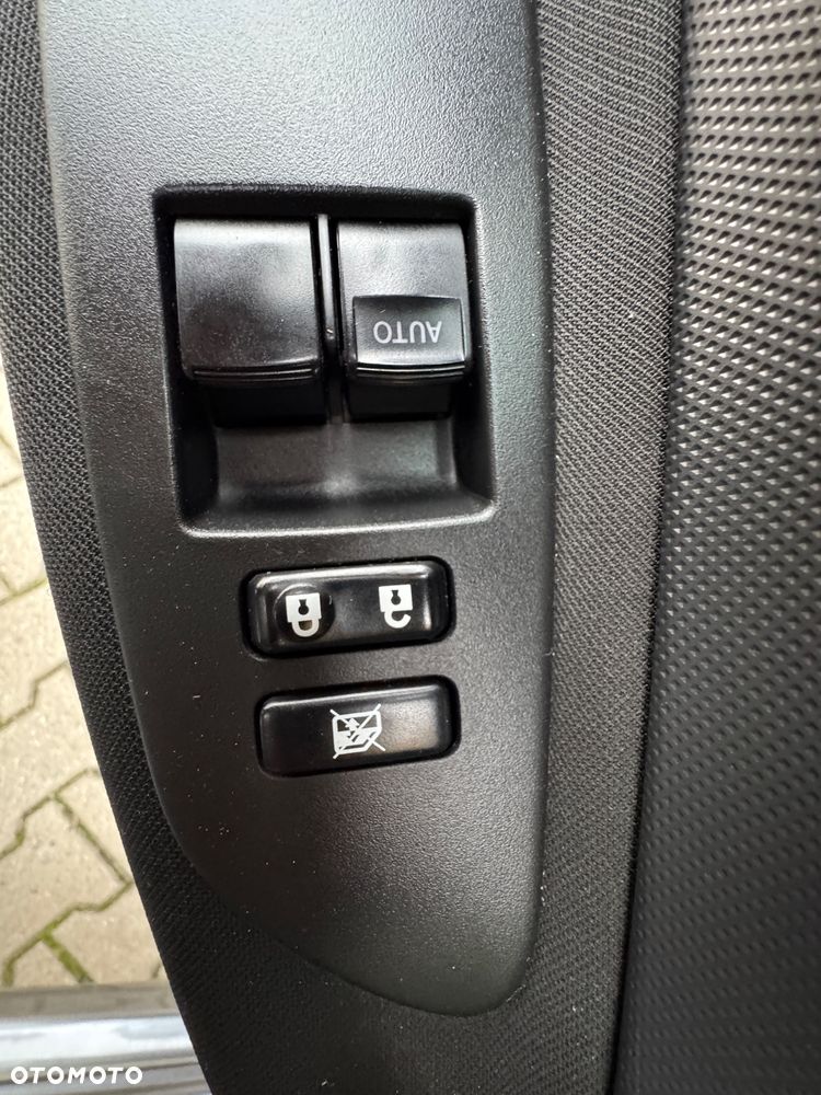 Toyota Auris 1.4 D-4D - 17