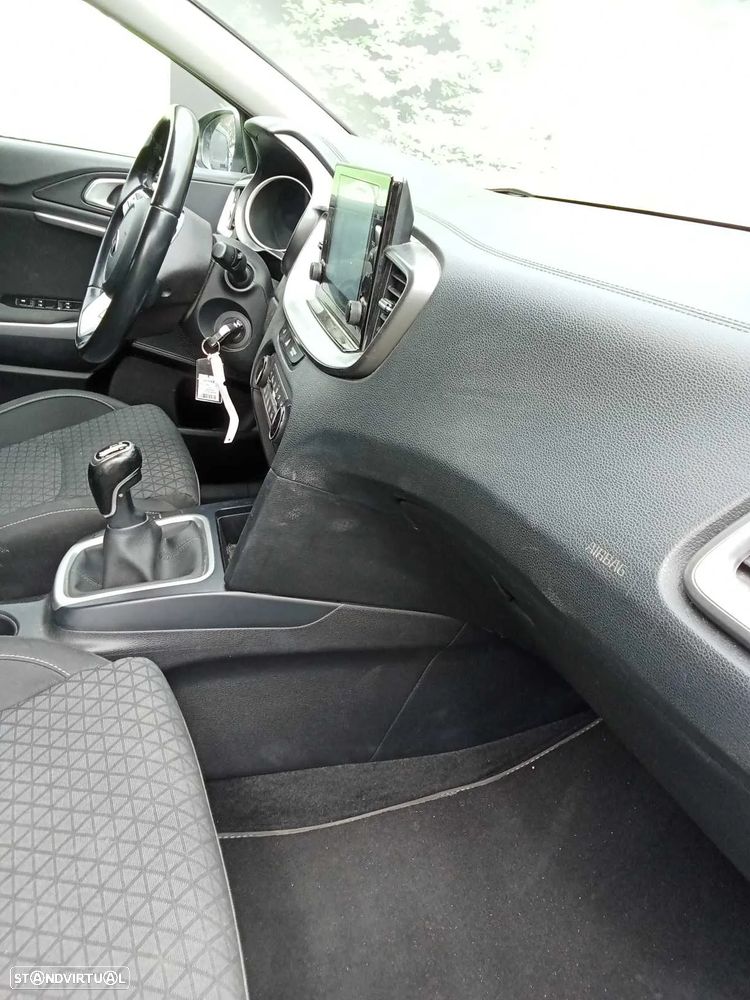 Kia Ceed 1.0 T-GDI Drive - 9