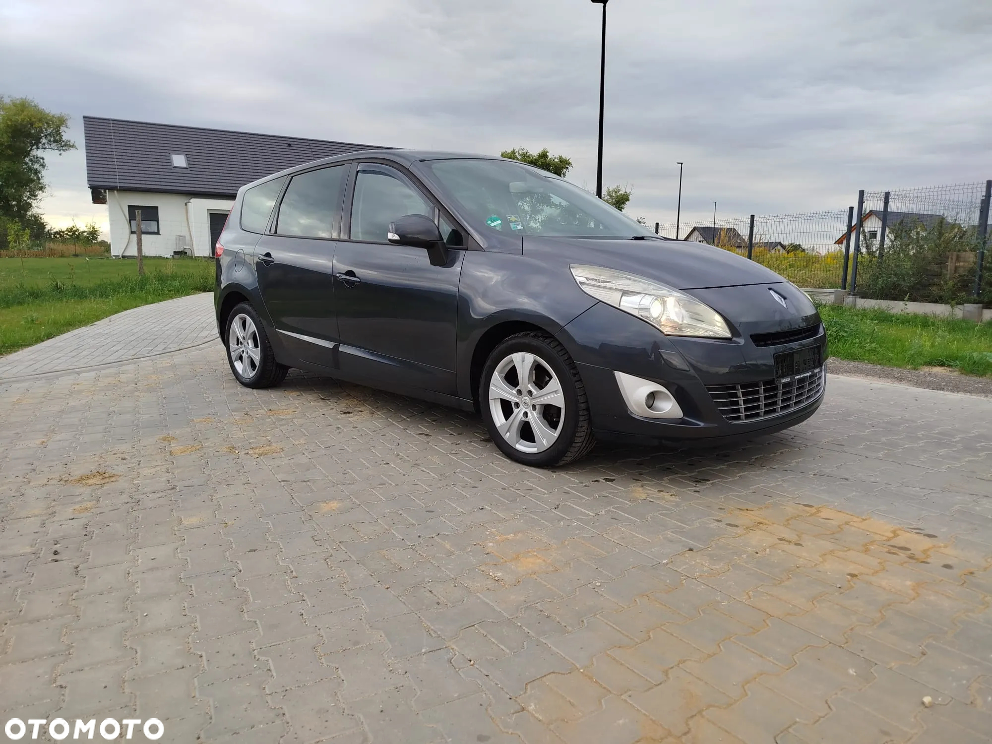 Renault Grand Scenic 1.6 16V 110 Dynamique - 3