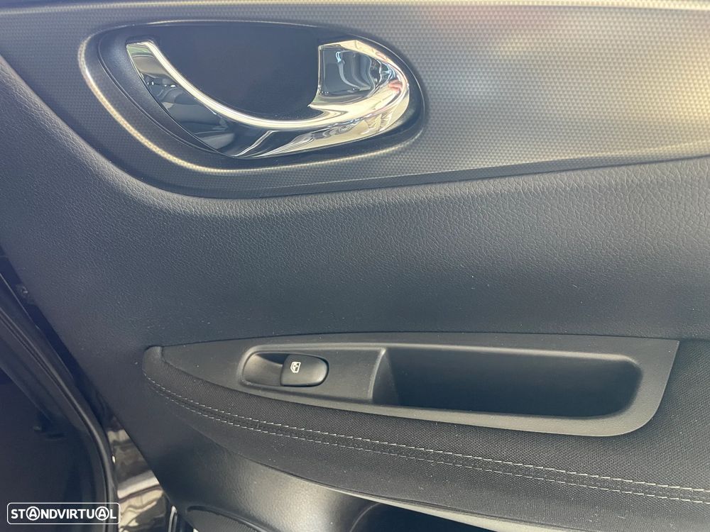 Nissan Qashqai 1.5 dCi N-Connecta - 34