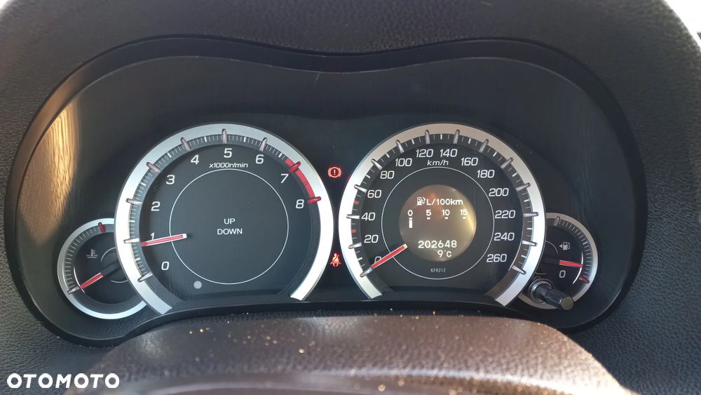 Honda Accord 2.0 Comfort - 24