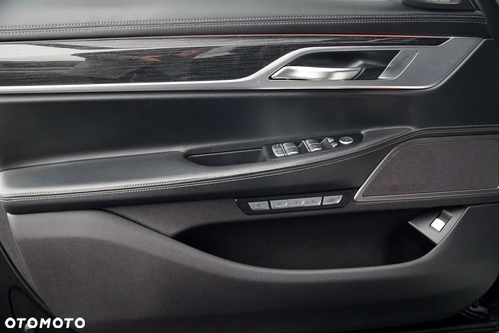 BMW Seria 7 750d xDrive - 18