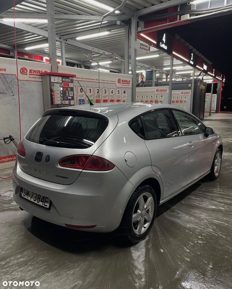 Seat Leon 2008 photo 2