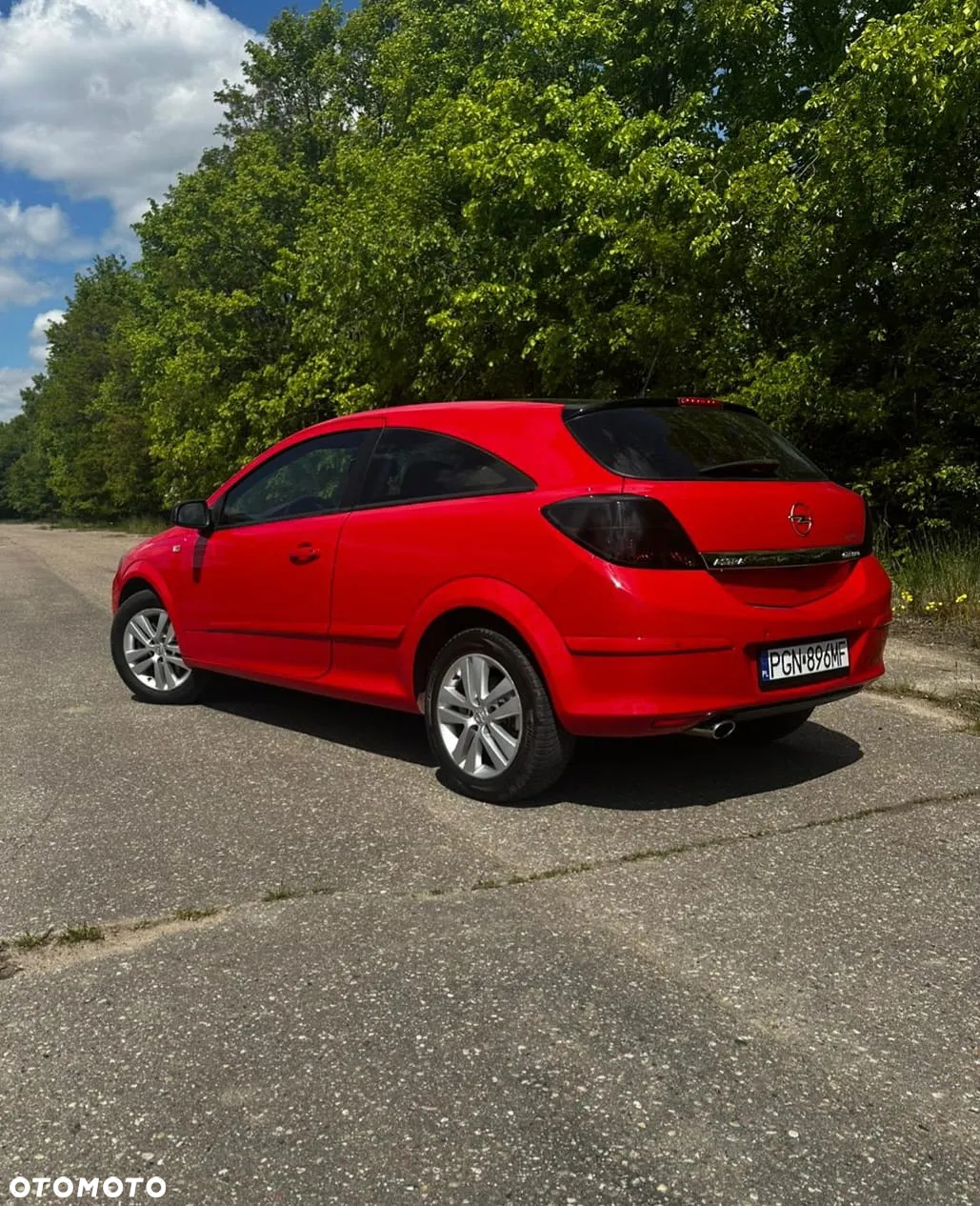Opel Astra GTC 1.6 Turbo Edition - 4
