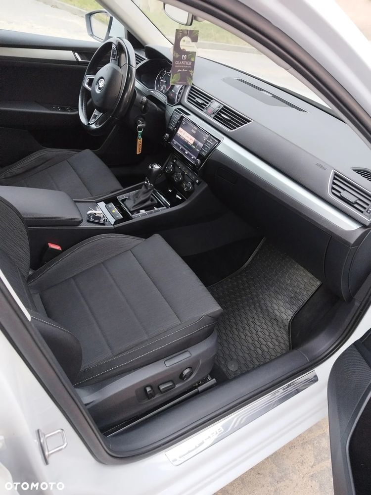 Skoda Superb 2.0 TDI DSG Style - 8