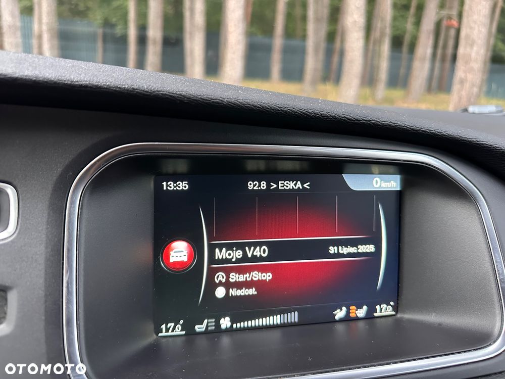 Volvo V40 - 24
