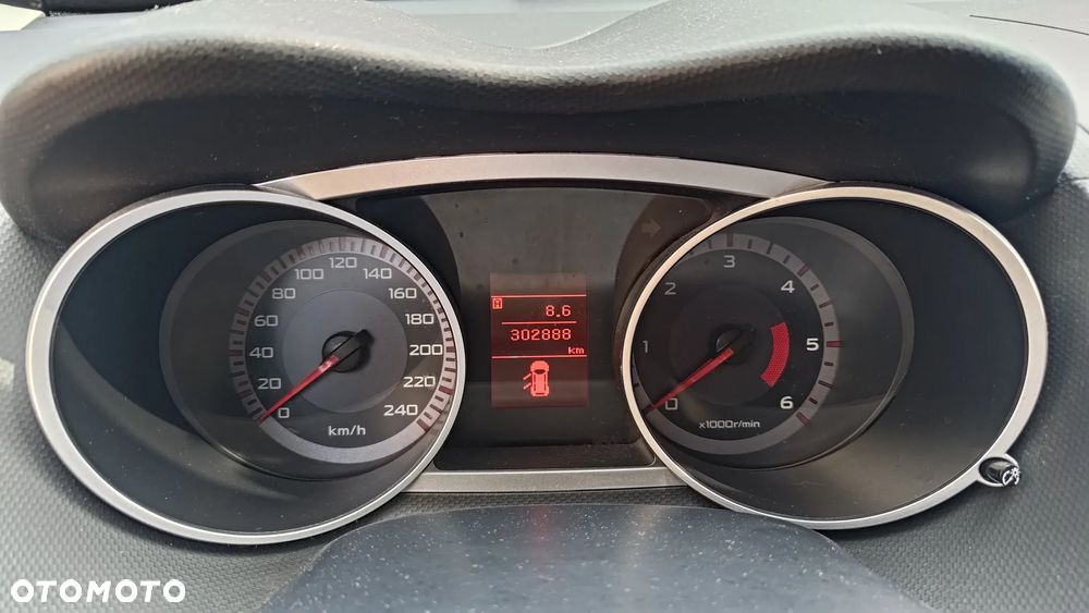 Mitsubishi Outlander 2.0 DID Intense - 14