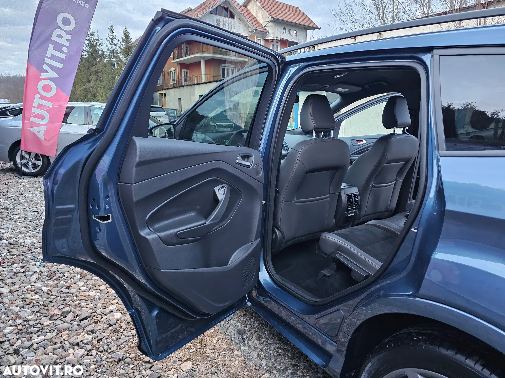 Ford Kuga - 23