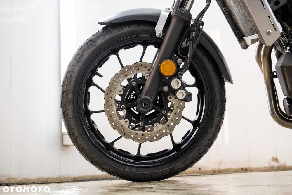 Yamaha XSR - 28