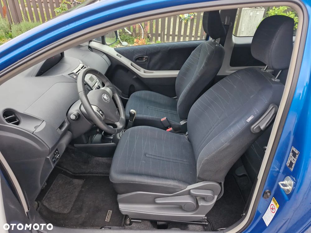 Toyota Yaris 1.0 Luna A/C - 27
