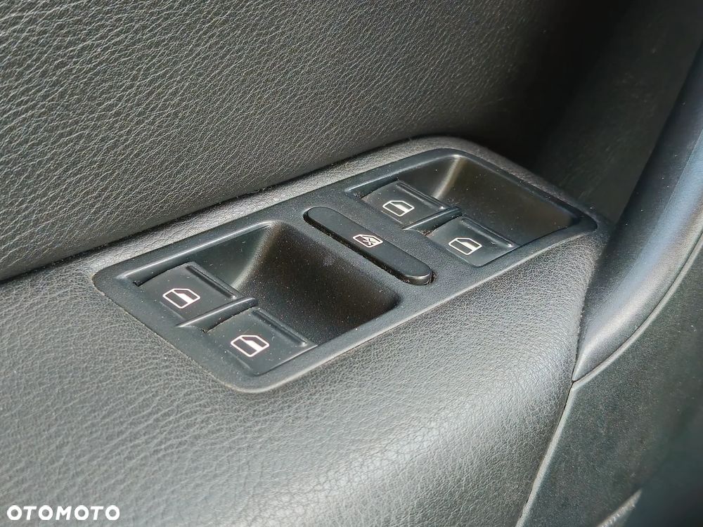 Volkswagen Polo 1.6 TDI Comfortline - 23