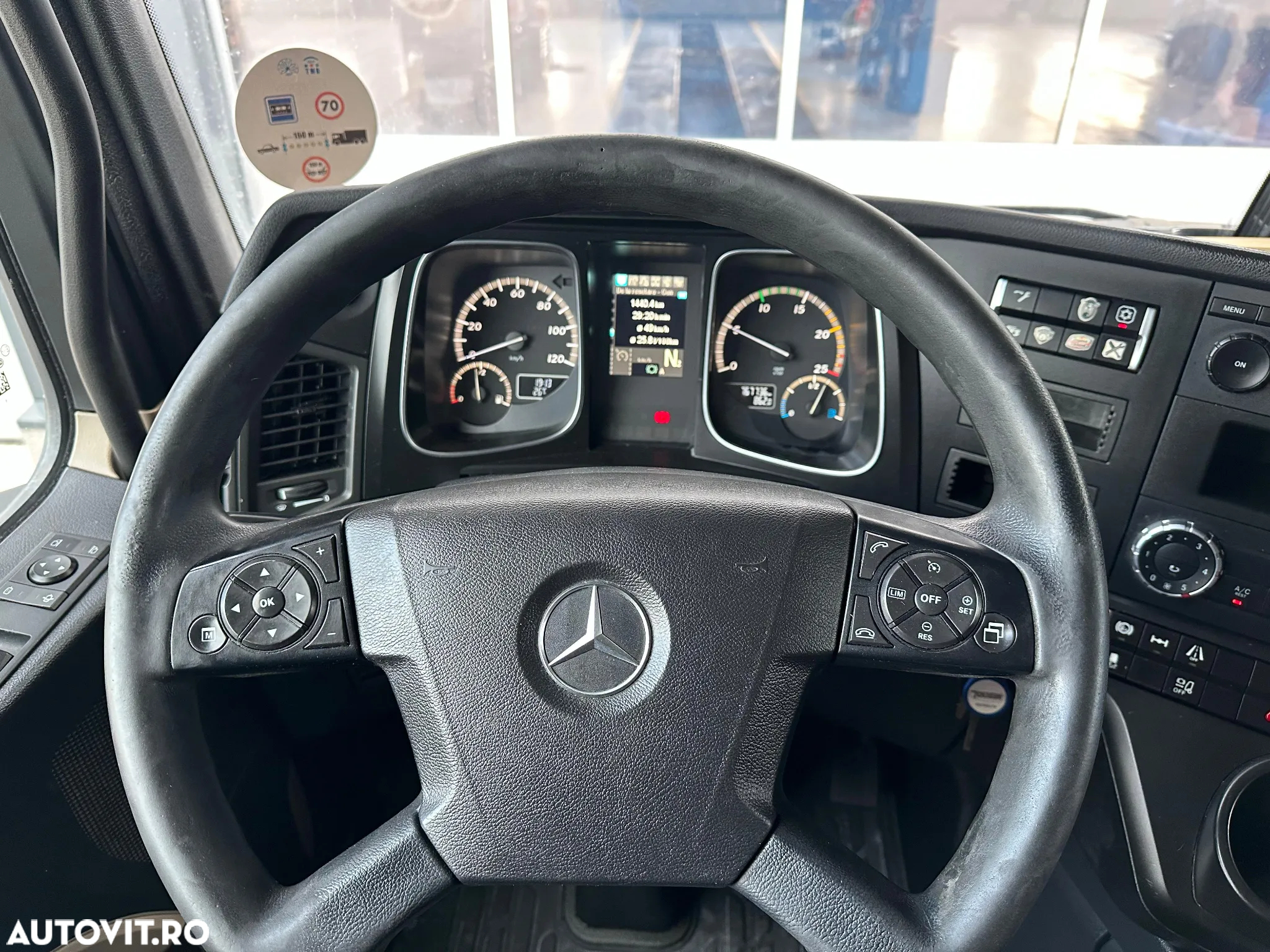 Mercedes-Benz Actros 1845 Mega - 13