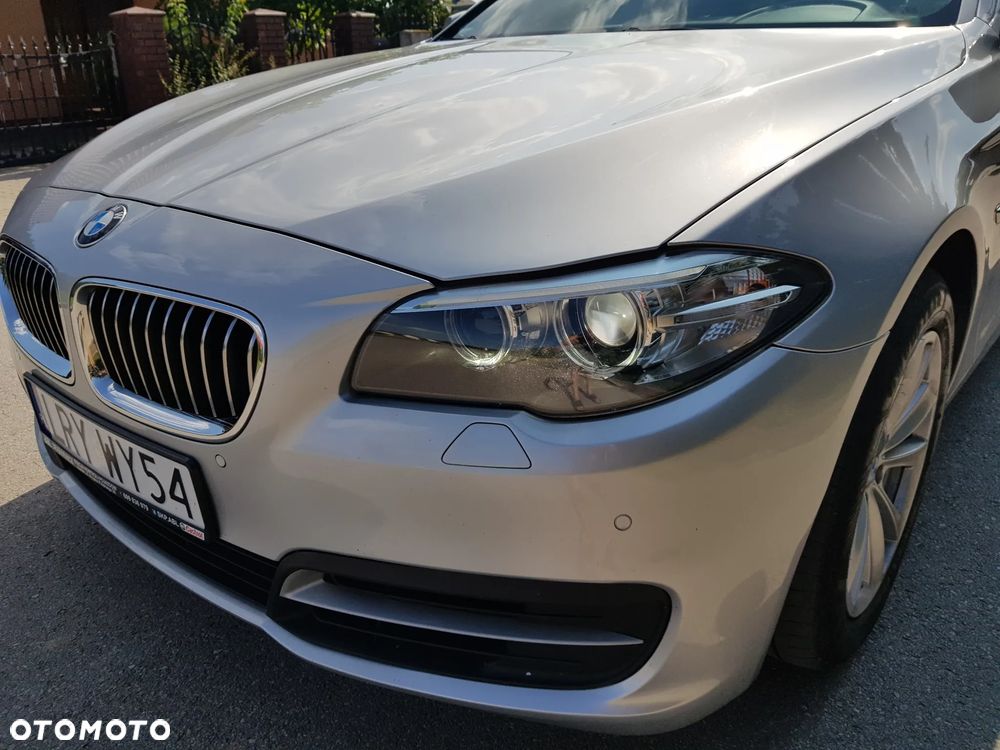BMW Seria 5 525d Sport-Aut Luxury Line - 4