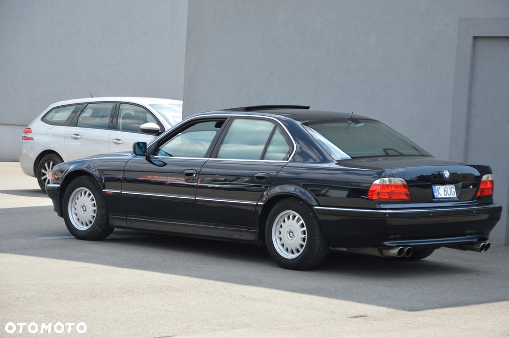 BMW Seria 7 740i - 13