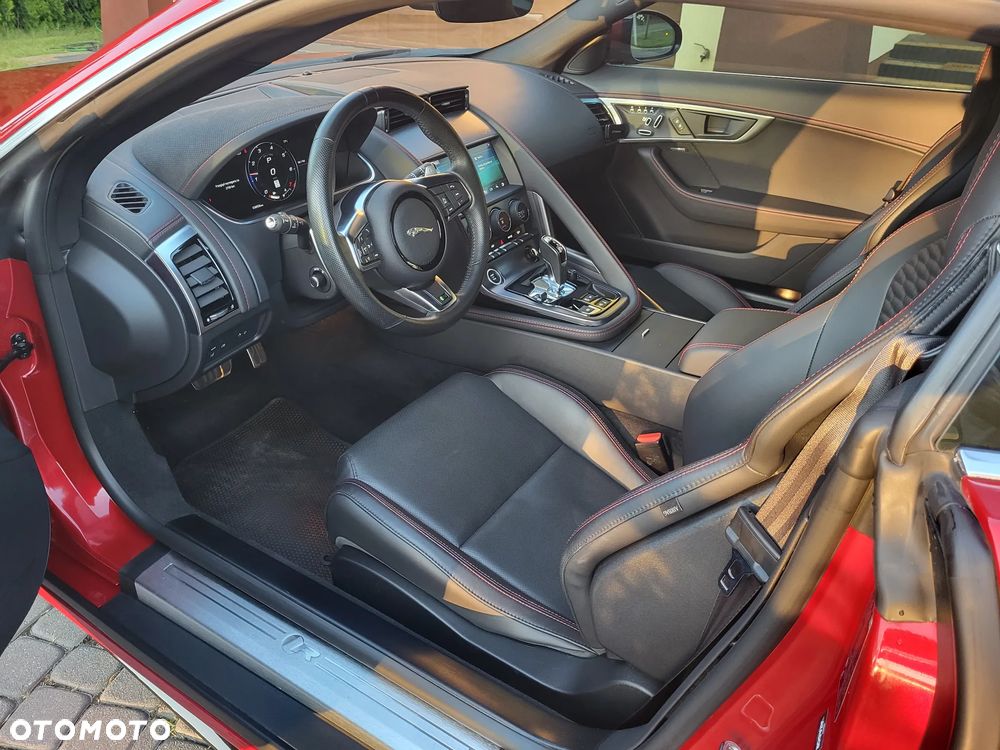 Jaguar F-Type P575 AWD R - 17