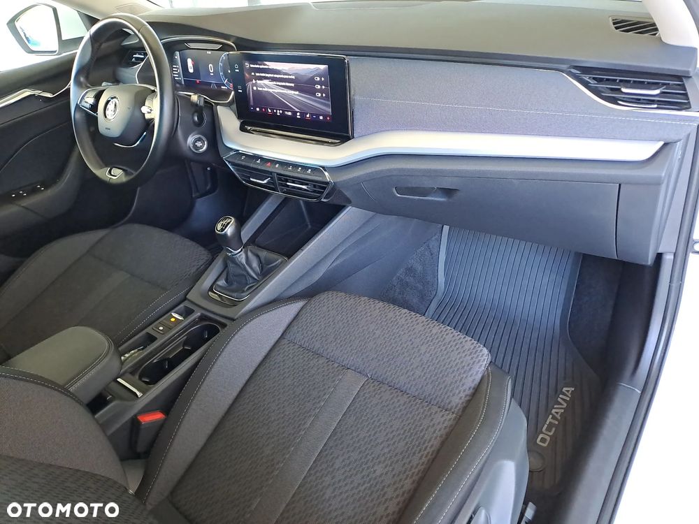 Skoda Octavia 1.5 TSI ACT Style - 10