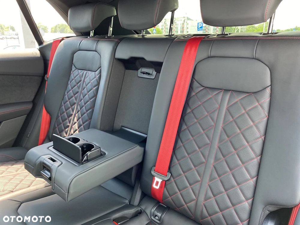 Audi Q8 - 31