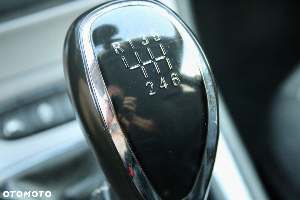 Opel Astra 1.6 CDTI Dynamic S&S - 11