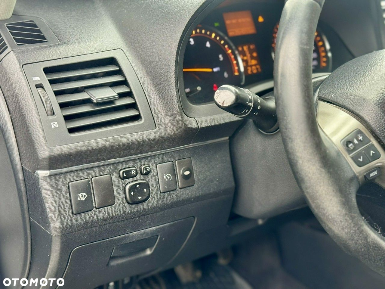 Toyota Avensis 2.0 D-4D Sol plus+NAVI - 9