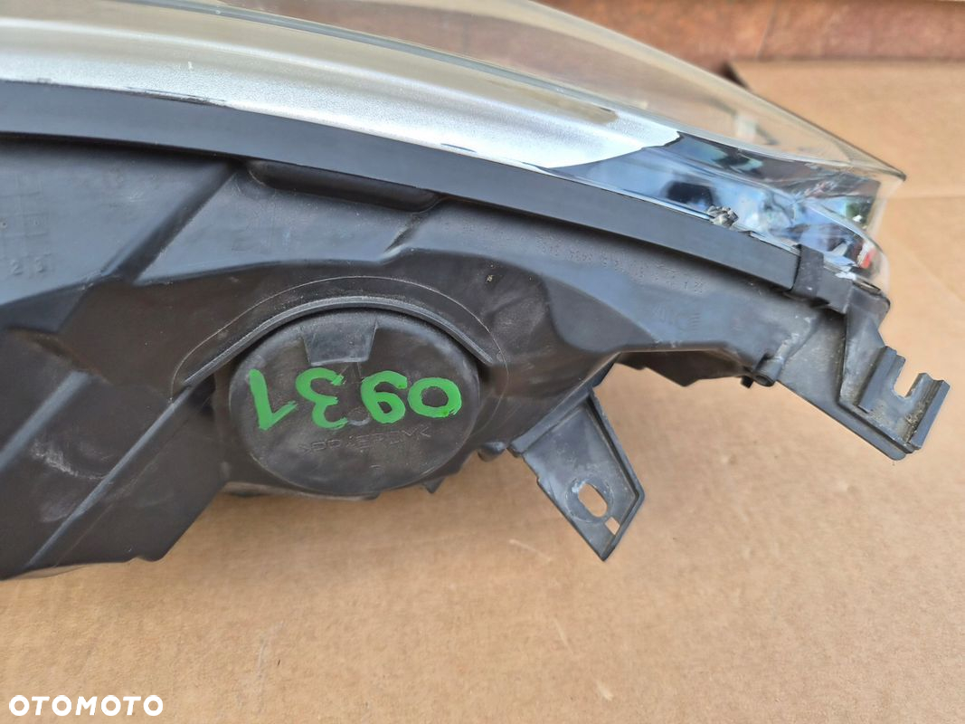 LAMPA PRZEDNIA RENAULT CAPTUR I ORYGINAŁ - 11