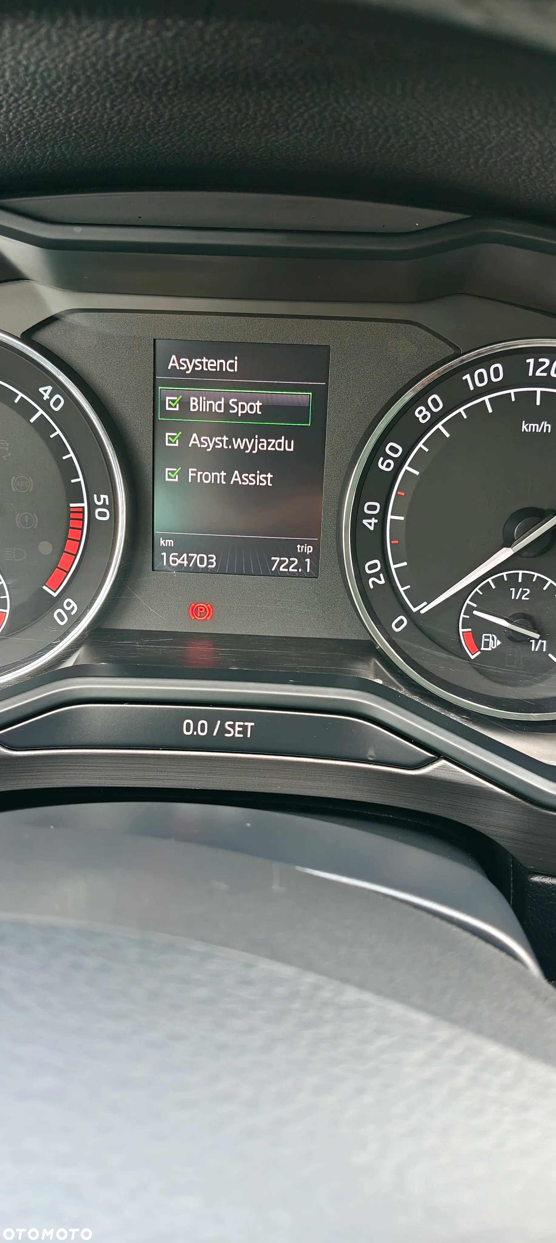 Skoda Superb 2.0 TDI Style DSG - 35