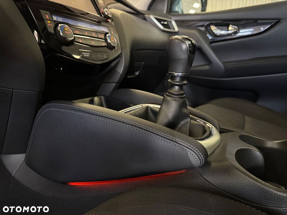 Nissan Qashqai 1.6 DIG-T N-Connecta - 14