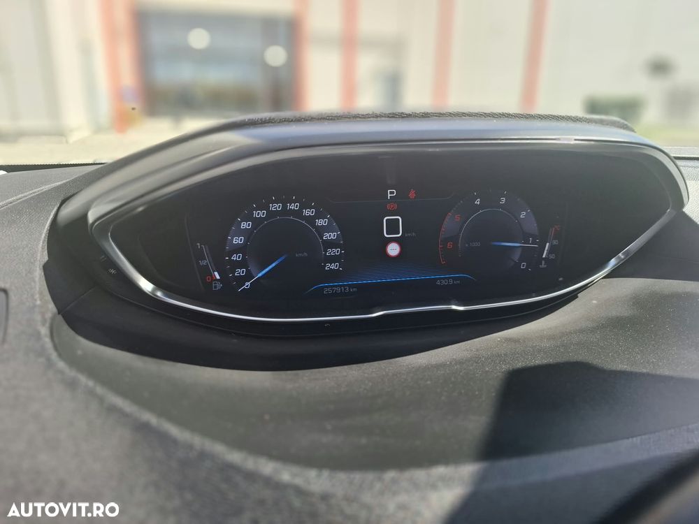 Peugeot 3008 1.5 BlueHDI S&S EAT8 Allure - 3